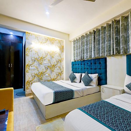 ניו דלהי Hotel Skywood At Airport מראה חיצוני תמונה