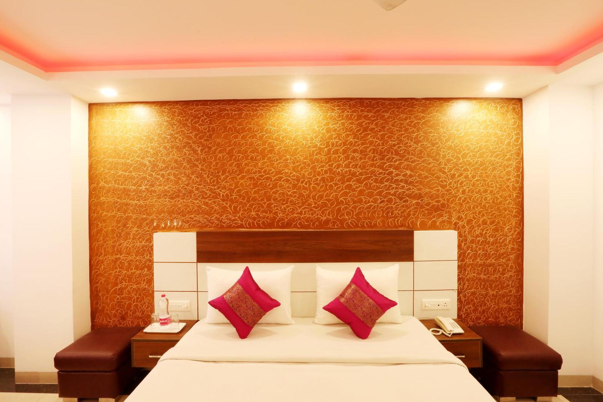 ניו דלהי Hotel Skywood At Airport מראה חיצוני תמונה
