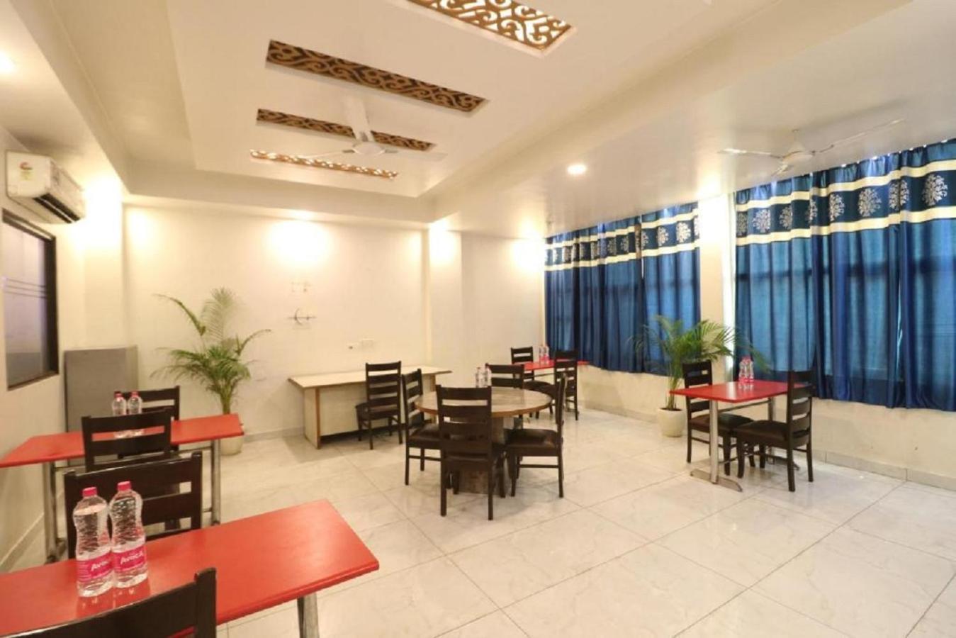 ניו דלהי Hotel Skywood At Airport מראה חיצוני תמונה